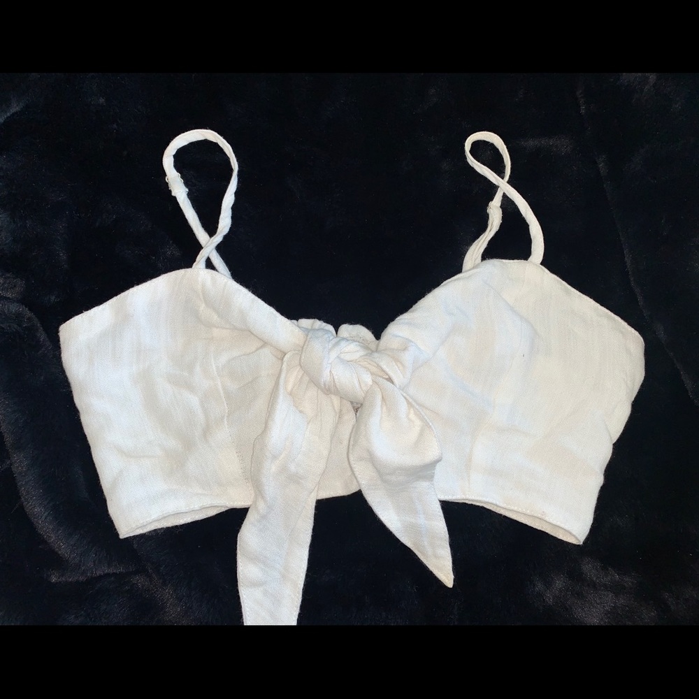 Women’s tie front crop top w spaghetti strap